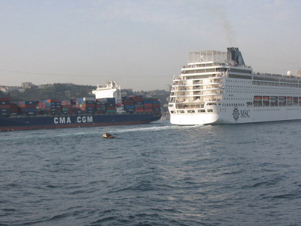Brodovi, camci i tankeri u Istanbulu (Turska) 15 A.jpg